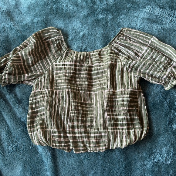 Green Crop Top - Picture 3 of 3